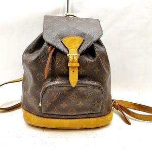 ❌SOLD❌Authentic Louis Vuitton Montsouris MM Backpack.